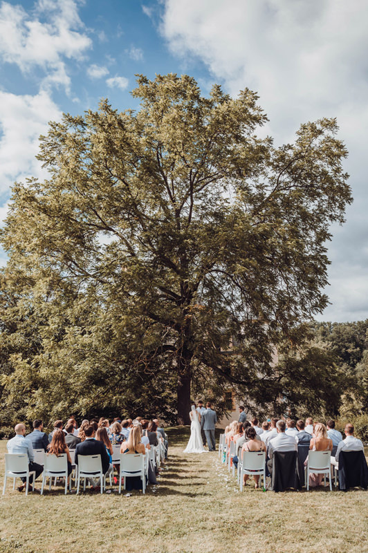 Charlotte&Edouard ©www.averyfrenchwedding.com